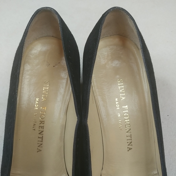 Silvia Fiorentina Womens Suede Rounded Toe. 2.5" H - Picture 3 of 8